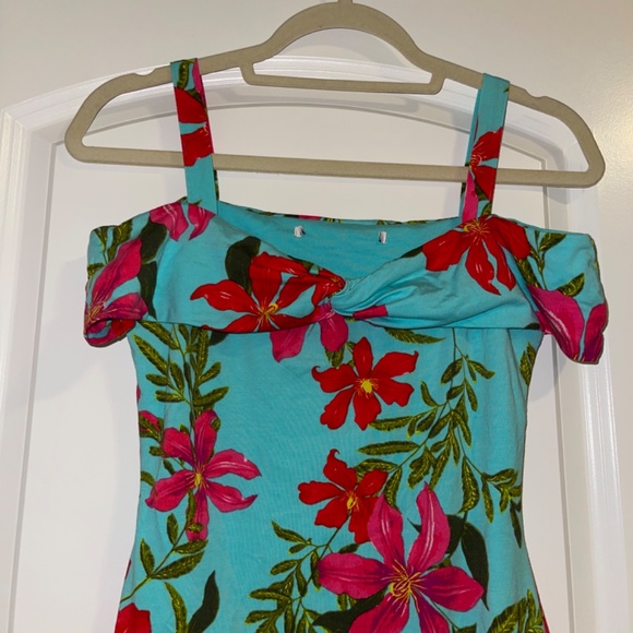 Dress - Picture 3 of 6